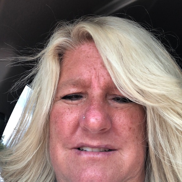 Meet your Posher, Lisa - Picture 1 of 1